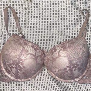 Jessica Simpson bra 38 C